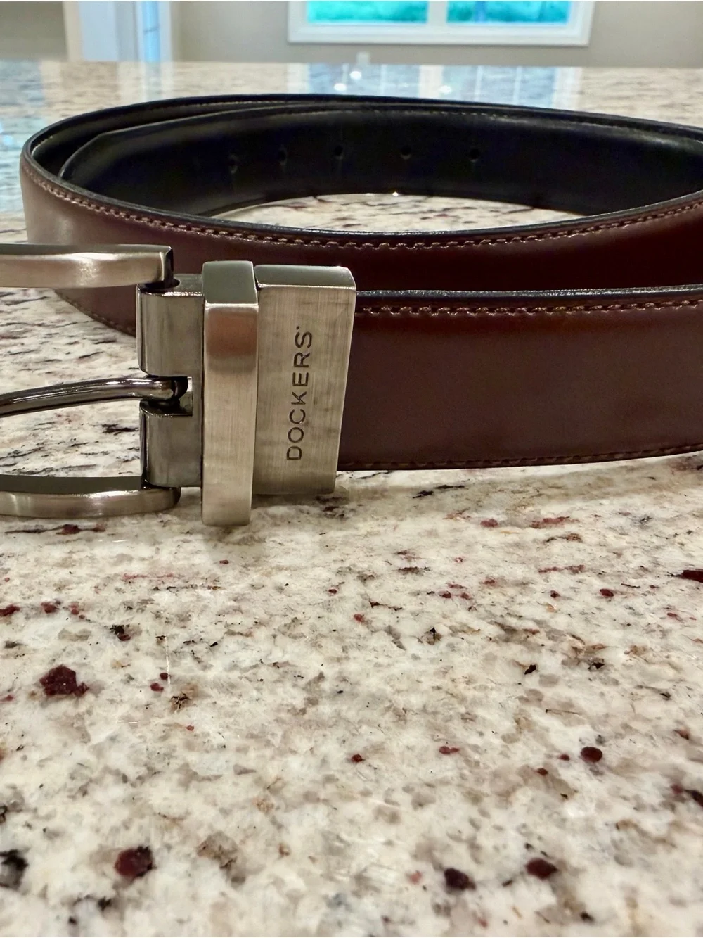 Dockers Mens Belt Size 38 / 95 Leather Reversible Black And Brown Silver Buckle